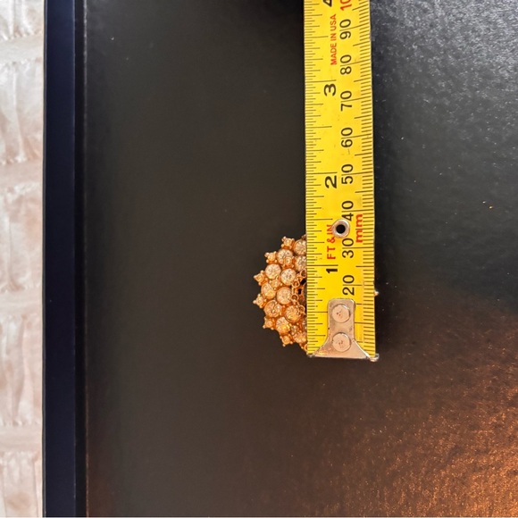 Elegant Vintage Gold Floral Brooch - Picture 5 of 7